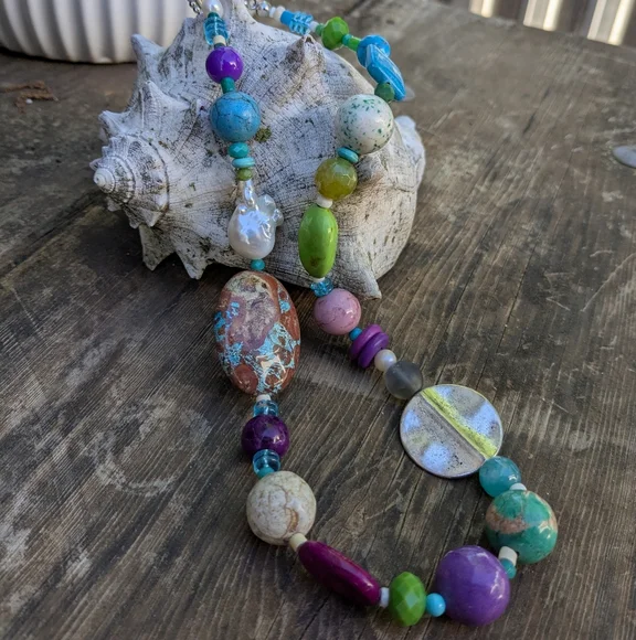 Colorful Beaded Necklace - Picture 10 of 11